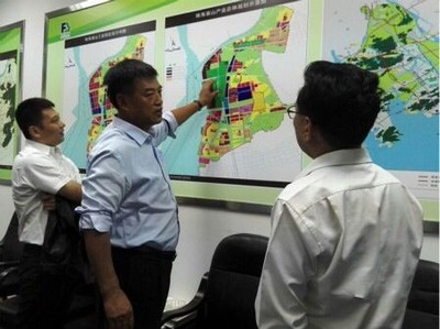 修正藥業集團修淶貴董事長到珠?？疾旃ぷ?></a></div>
<div   id=